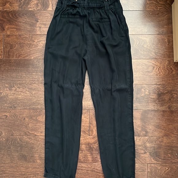 Abercrombie & Fitch black dress pants. Tie front. Size XS. - Picture 2 of 4